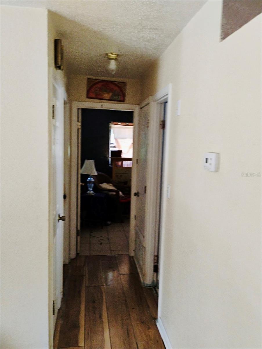 Image 6 of 18 For 708 Cindy Avenue