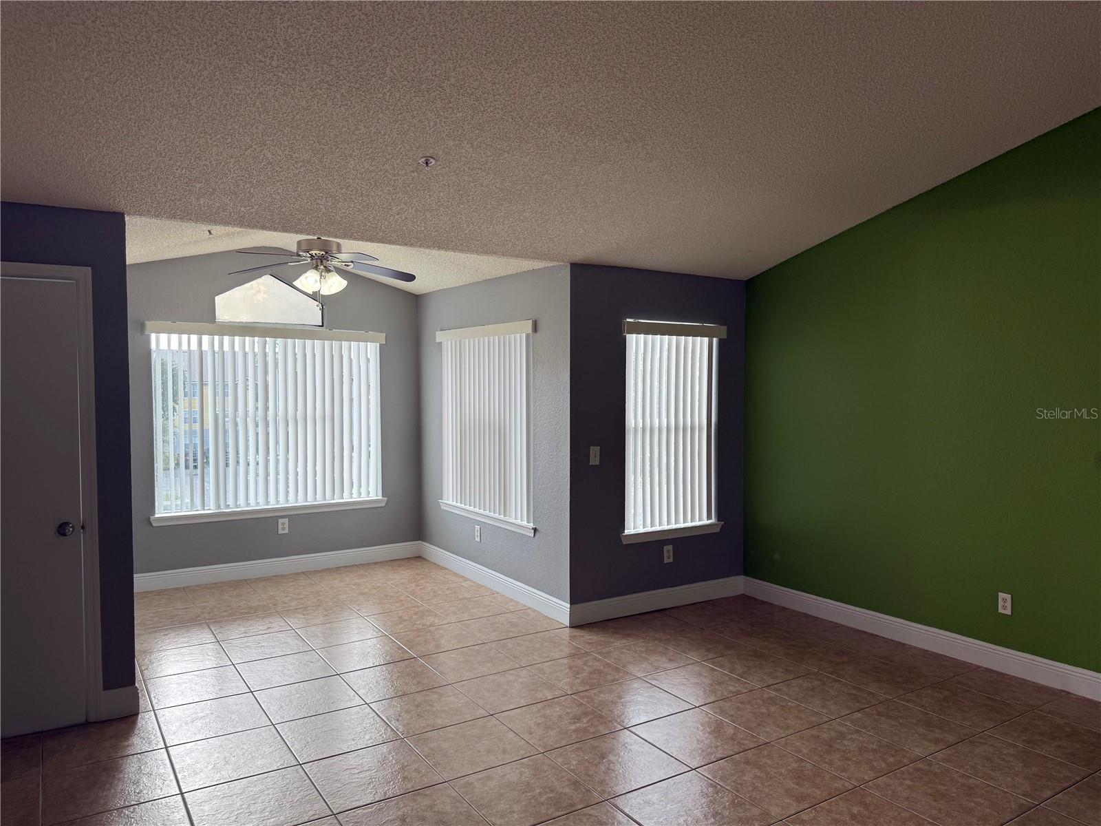 Image 4 of 12 For 2217 Grand Cayman Court 1233