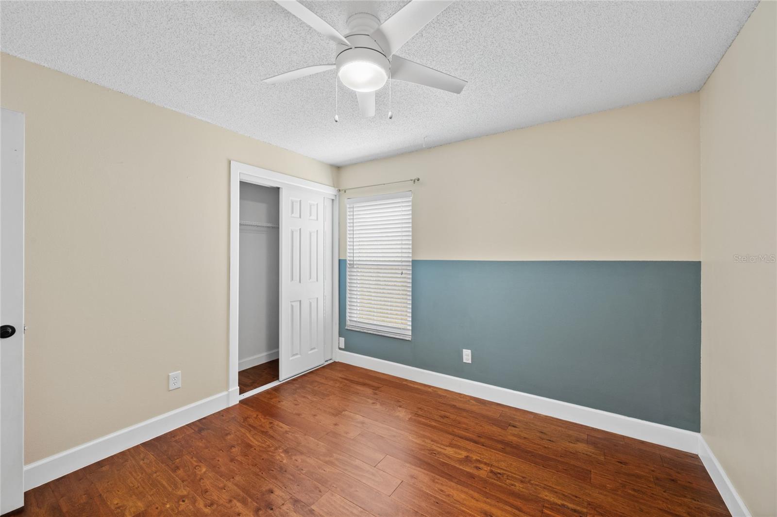 Image 23 of 46 For 1070 Mckinnon Avenue