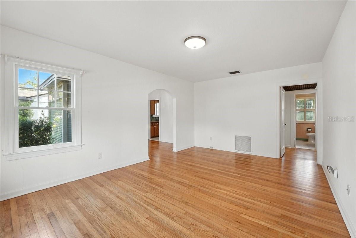 Image 3 of 17 For 955 Minnesota Avenue