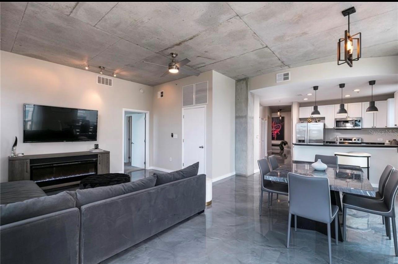 Image 11 of 48 For 525 Jackson Street 401