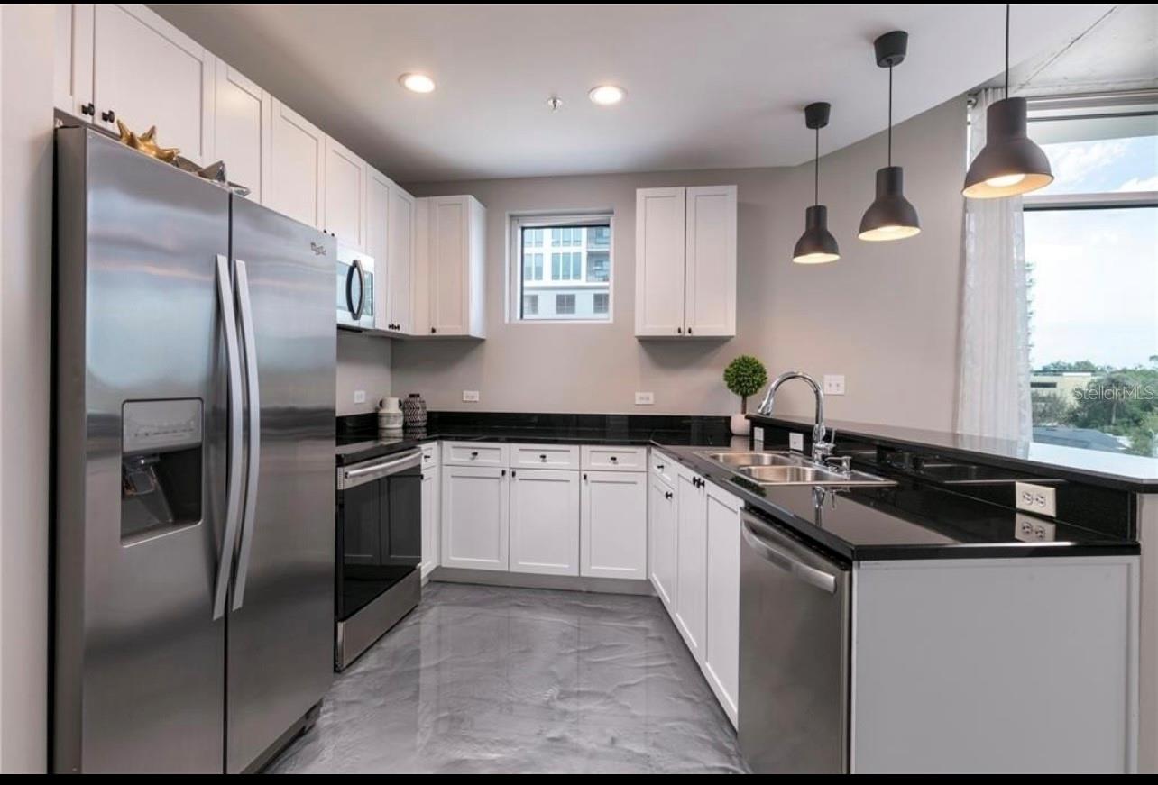 Image 17 of 48 For 525 Jackson Street 401