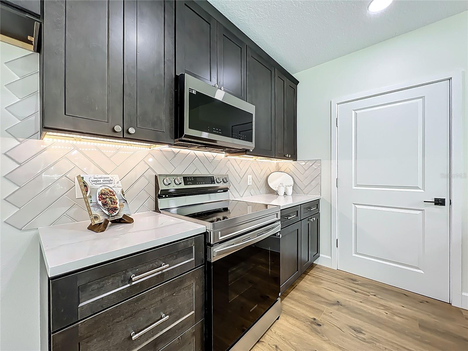Image 16 of 42 For 610 Camellia Court
