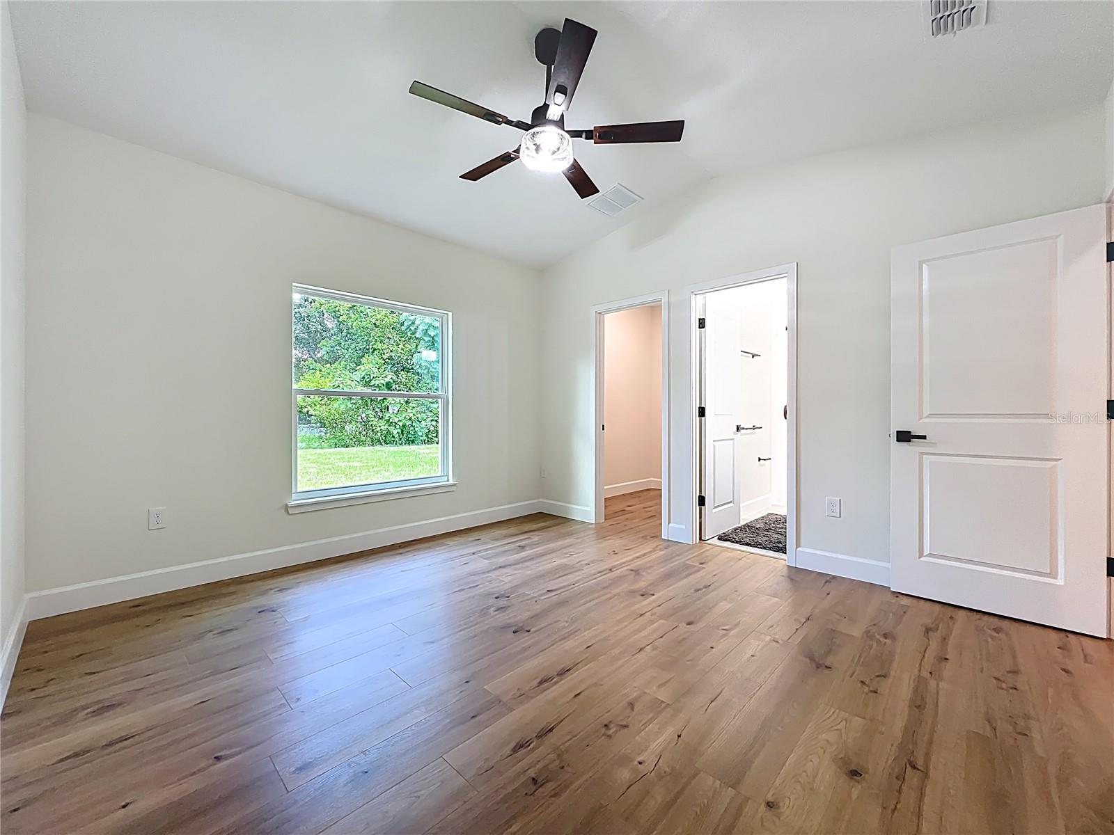 Image 24 of 42 For 610 Camellia Court