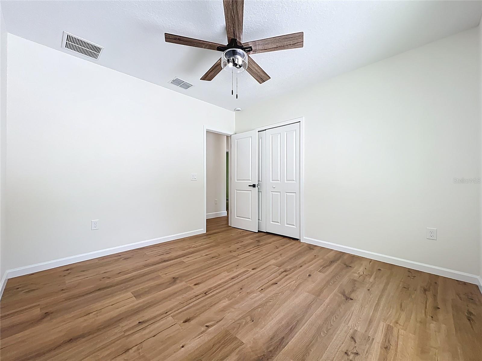 Image 29 of 42 For 610 Camellia Court