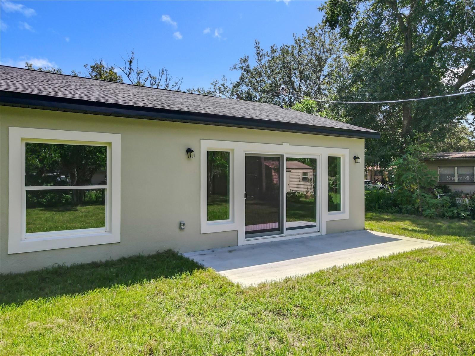Image 31 of 42 For 610 Camellia Court