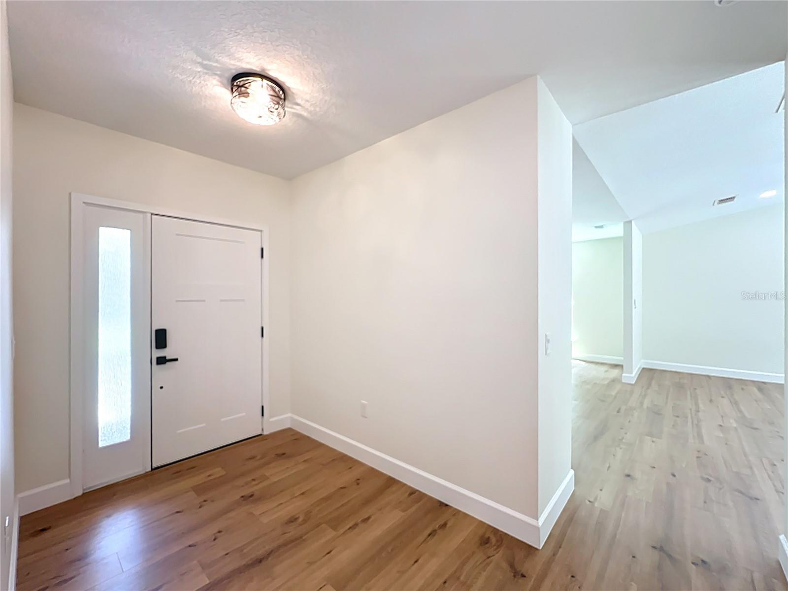 Image 7 of 42 For 610 Camellia Court