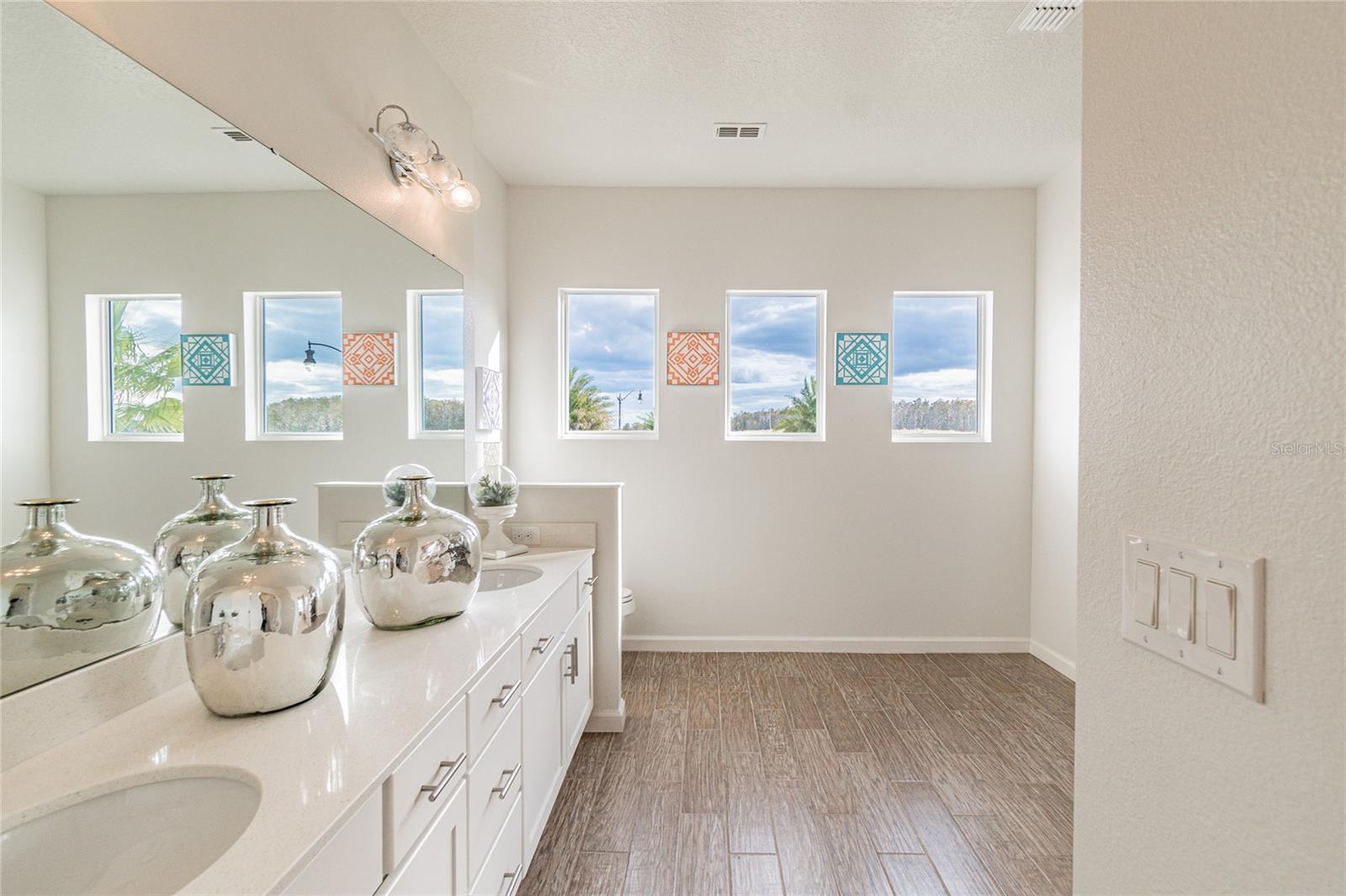 Image 32 of 63 For 3881 Sonoma Boulevard