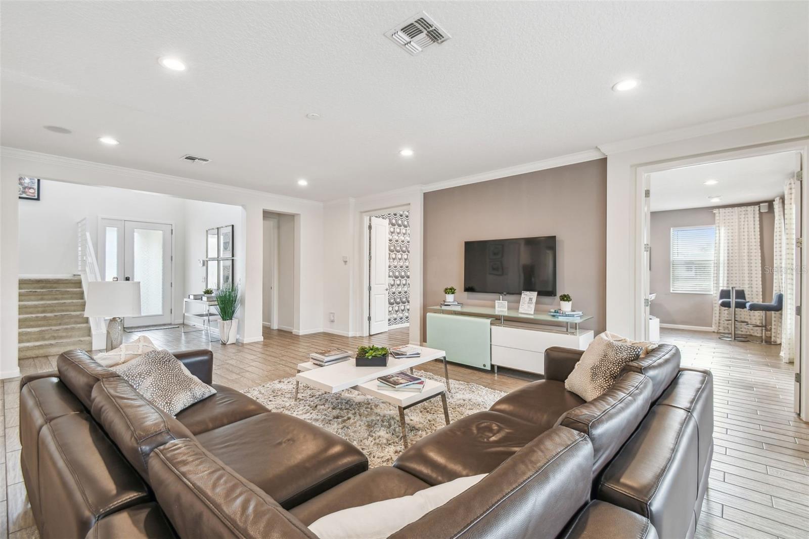 Image 8 of 63 For 3881 Sonoma Boulevard