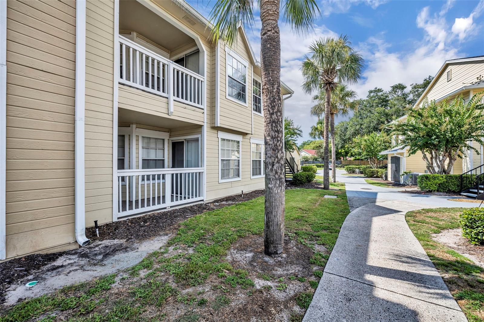 Image 3 of 13 For 1049 S Hiawassee Rd  3412
