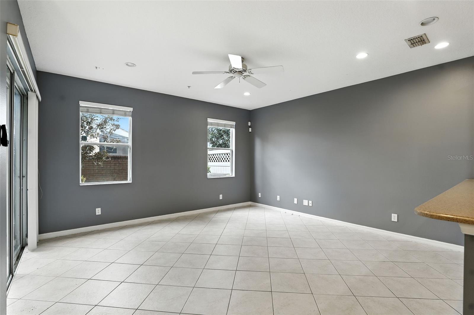 Image 10 of 38 For 585 Cruz Bay Circle