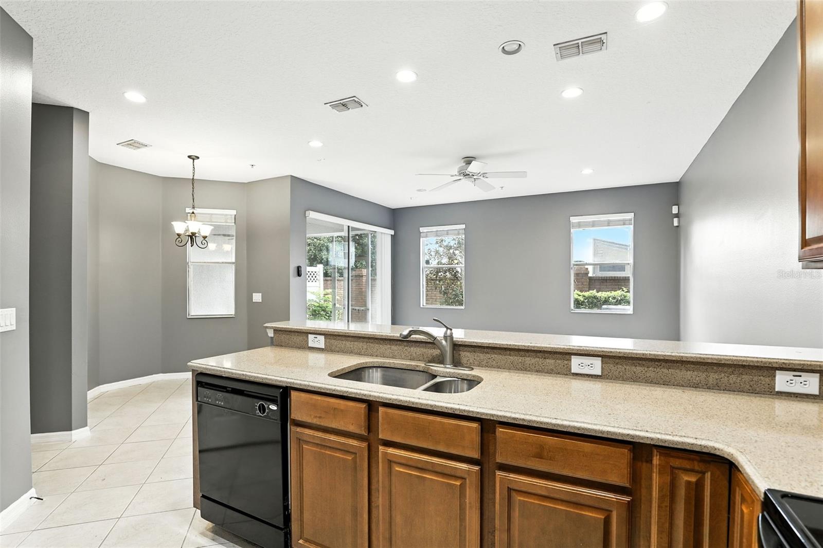Image 18 of 38 For 585 Cruz Bay Circle