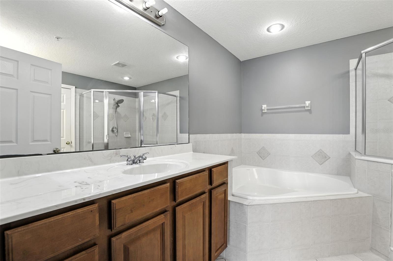 Image 24 of 38 For 585 Cruz Bay Circle