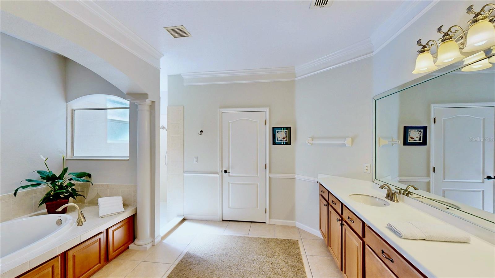 Image 12 of 68 For 250 Calliope Street