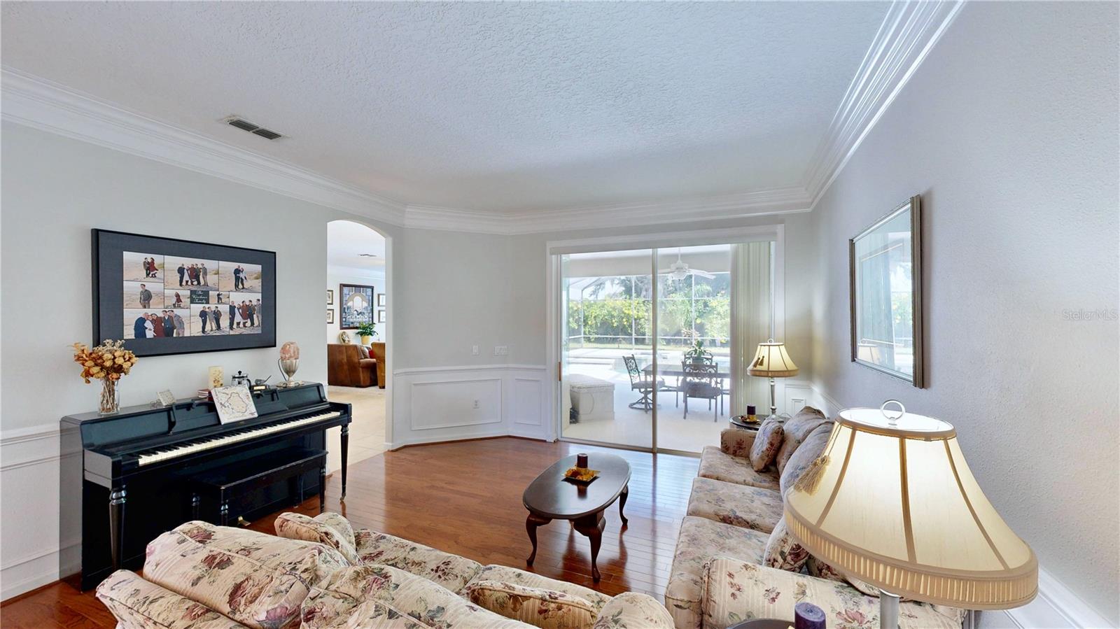 Image 7 of 68 For 250 Calliope Street