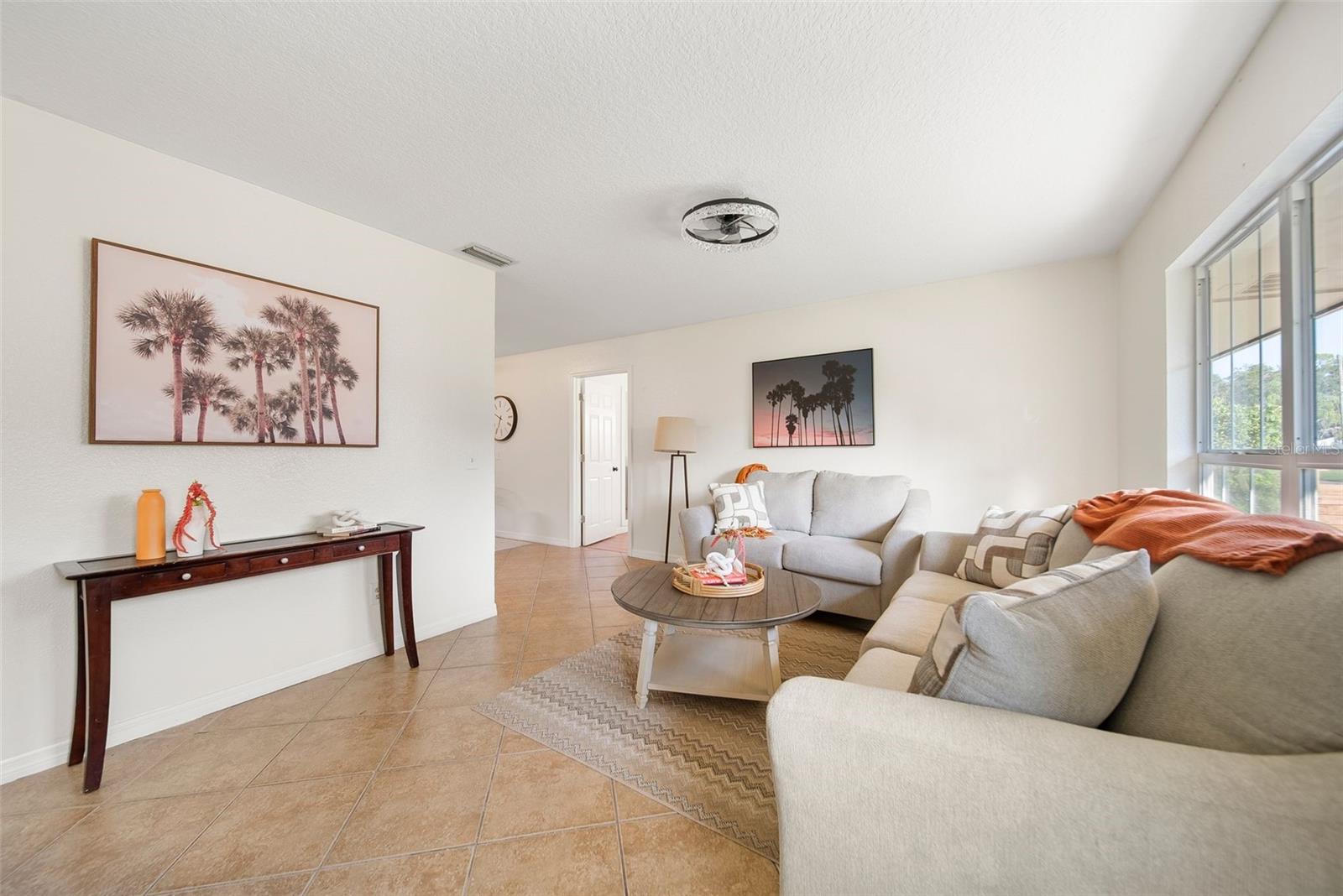 Image 3 of 20 For 211 Valencia Road
