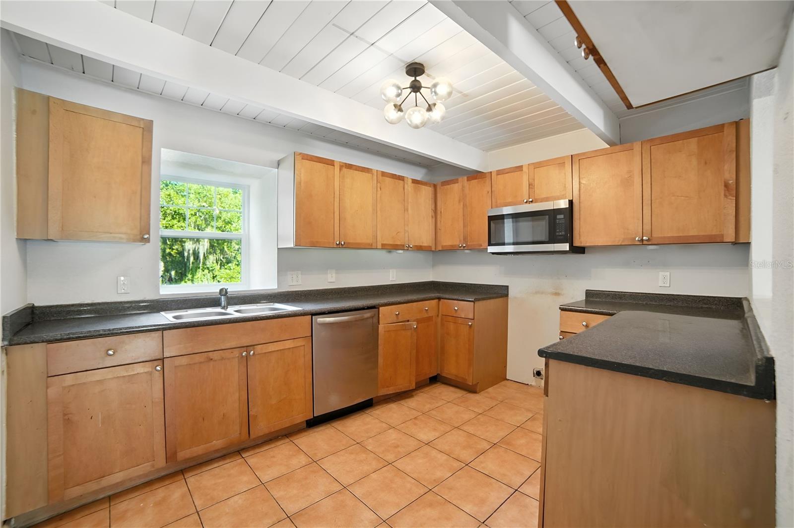Image 7 of 28 For 772 Michigan Street 72