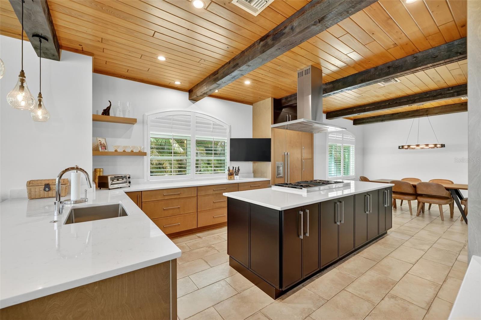 Image 10 of 52 For 2461 North Lookout Boulevard