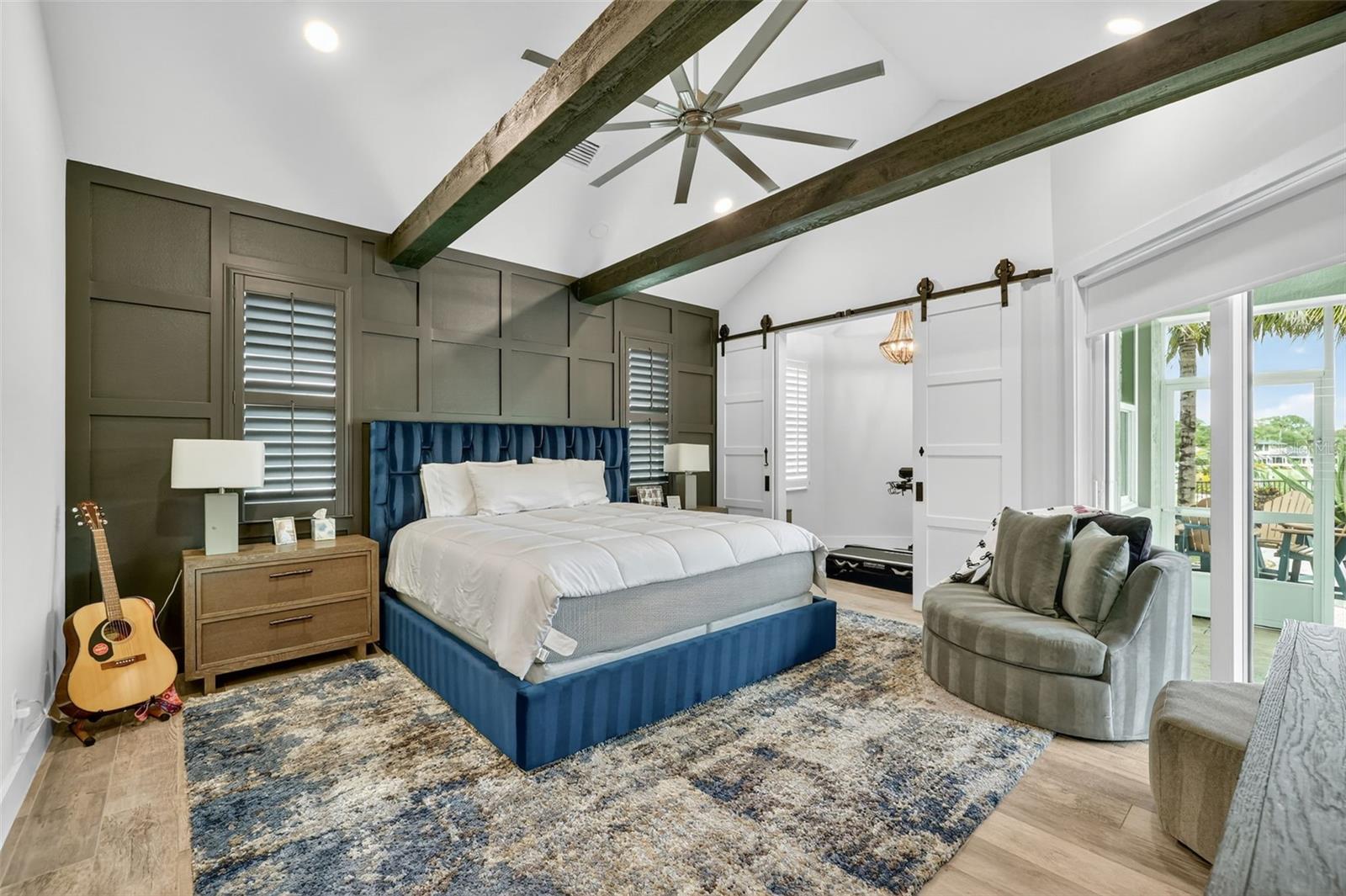 Image 15 of 52 For 2461 North Lookout Boulevard