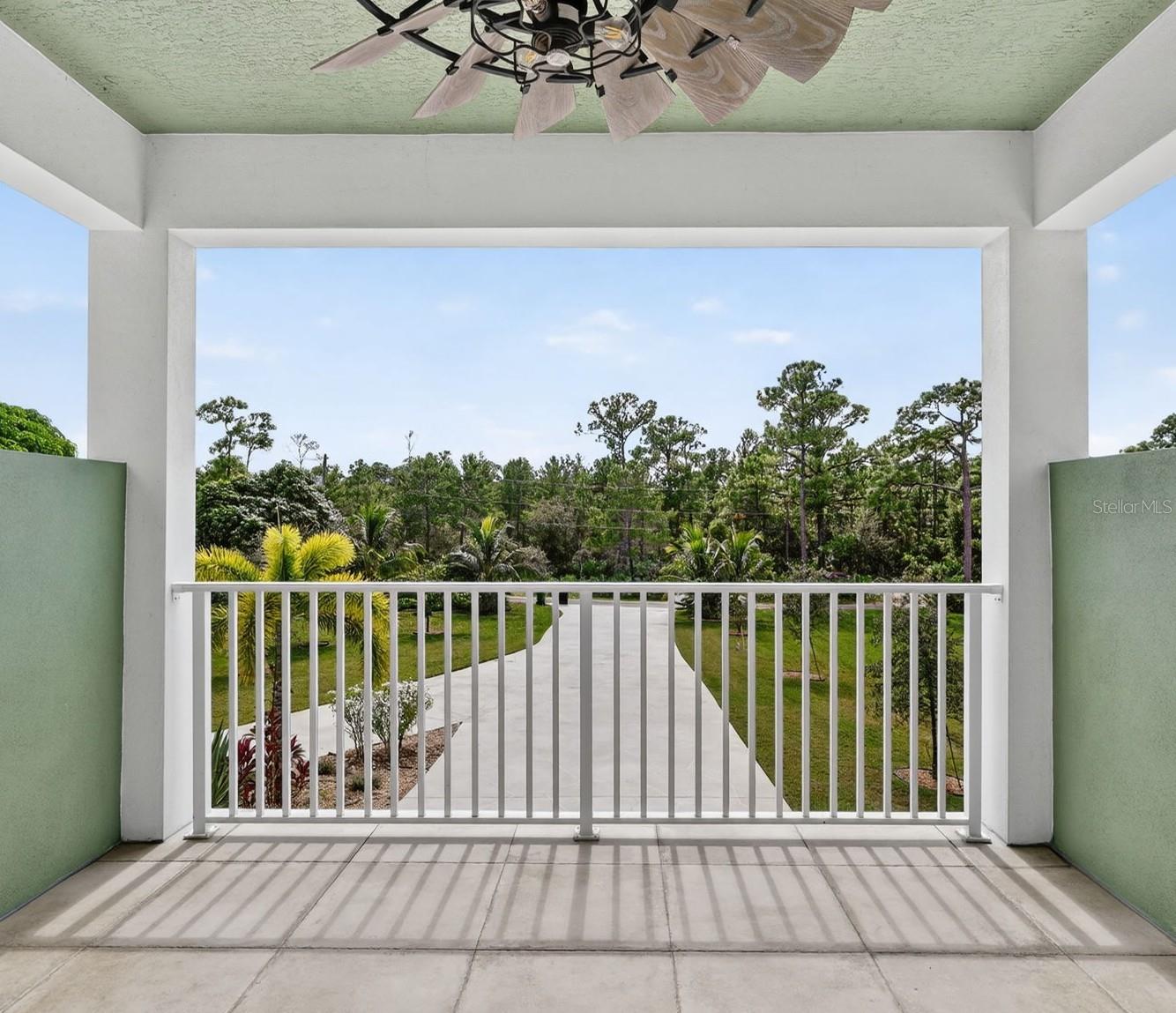 Image 26 of 52 For 2461 North Lookout Boulevard