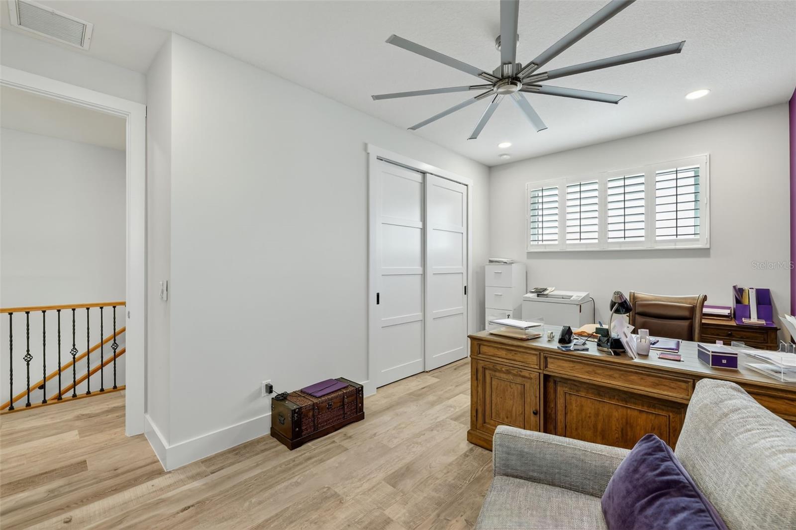 Image 29 of 52 For 2461 North Lookout Boulevard