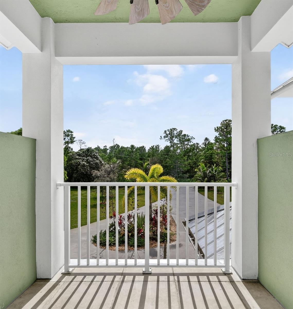 Image 32 of 52 For 2461 North Lookout Boulevard