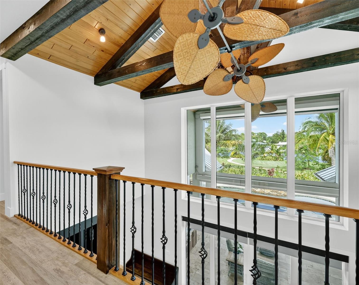 Image 34 of 52 For 2461 North Lookout Boulevard