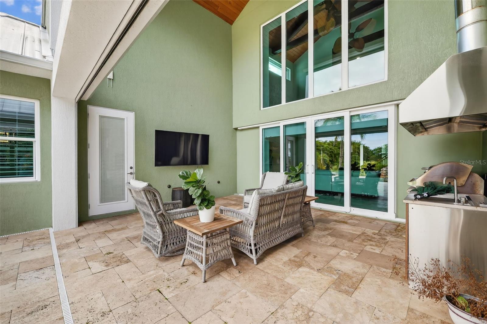 Image 35 of 52 For 2461 North Lookout Boulevard