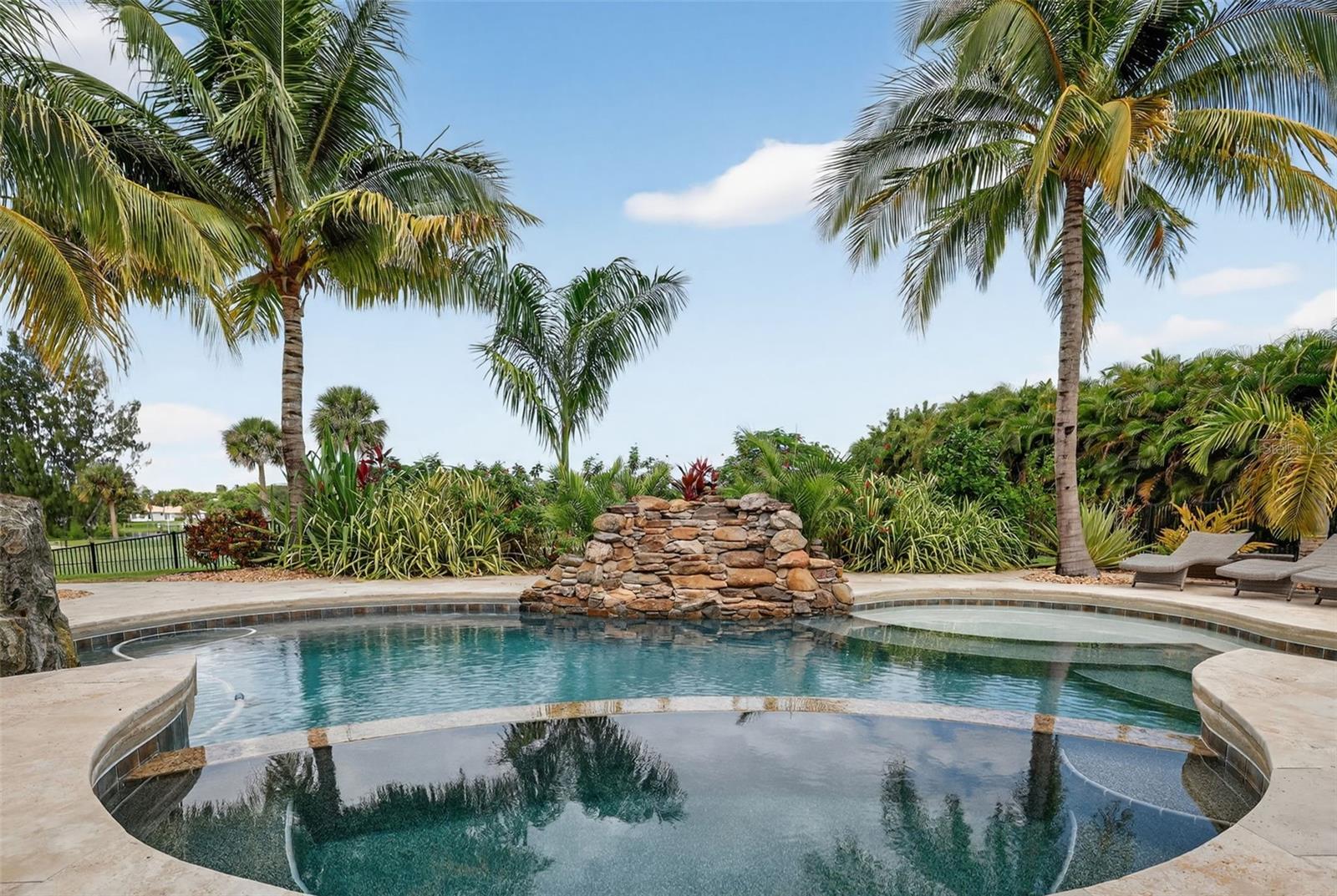 Image 37 of 52 For 2461 North Lookout Boulevard