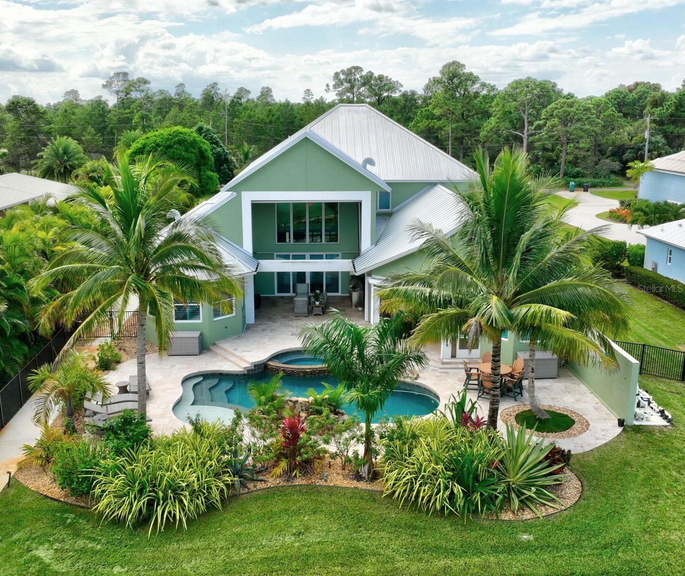 Image 40 of 52 For 2461 North Lookout Boulevard