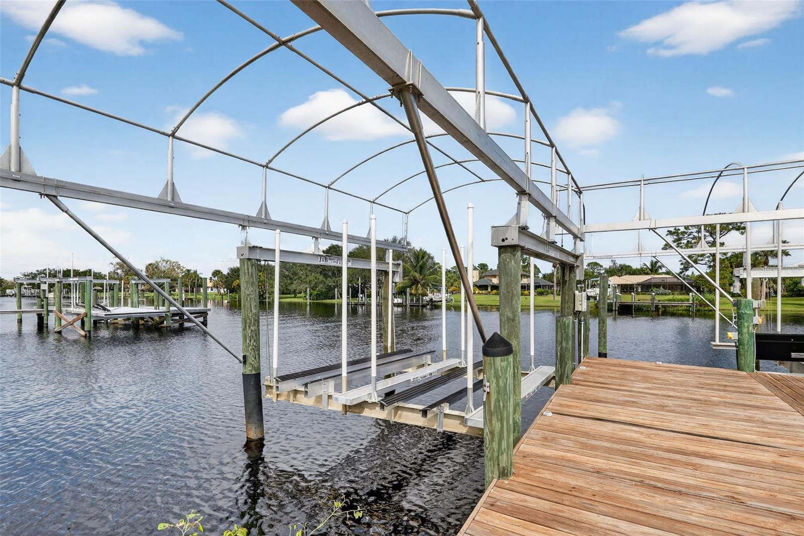 Image 43 of 52 For 2461 North Lookout Boulevard