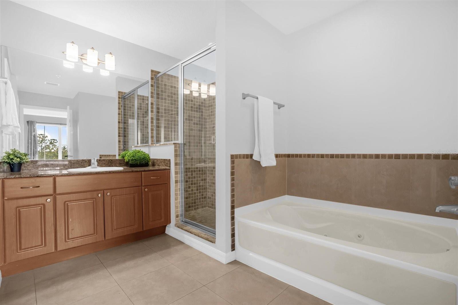 Image 16 of 29 For 7395 Universal Boulevard 402