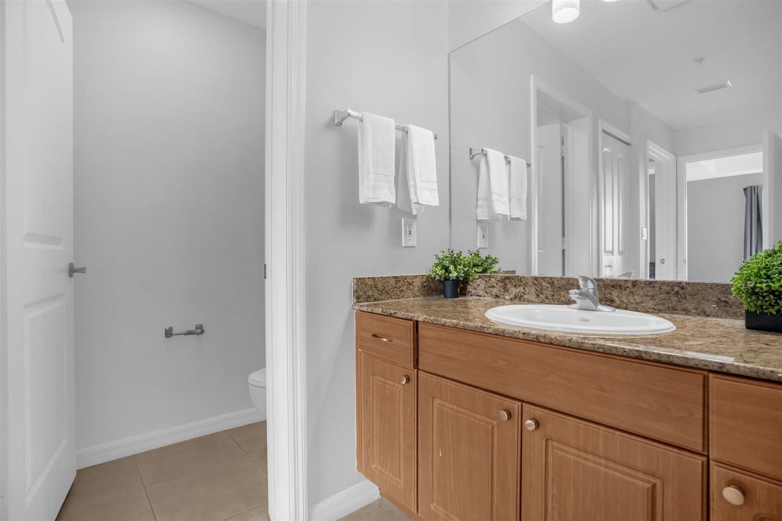 Image 17 of 29 For 7395 Universal Boulevard 402