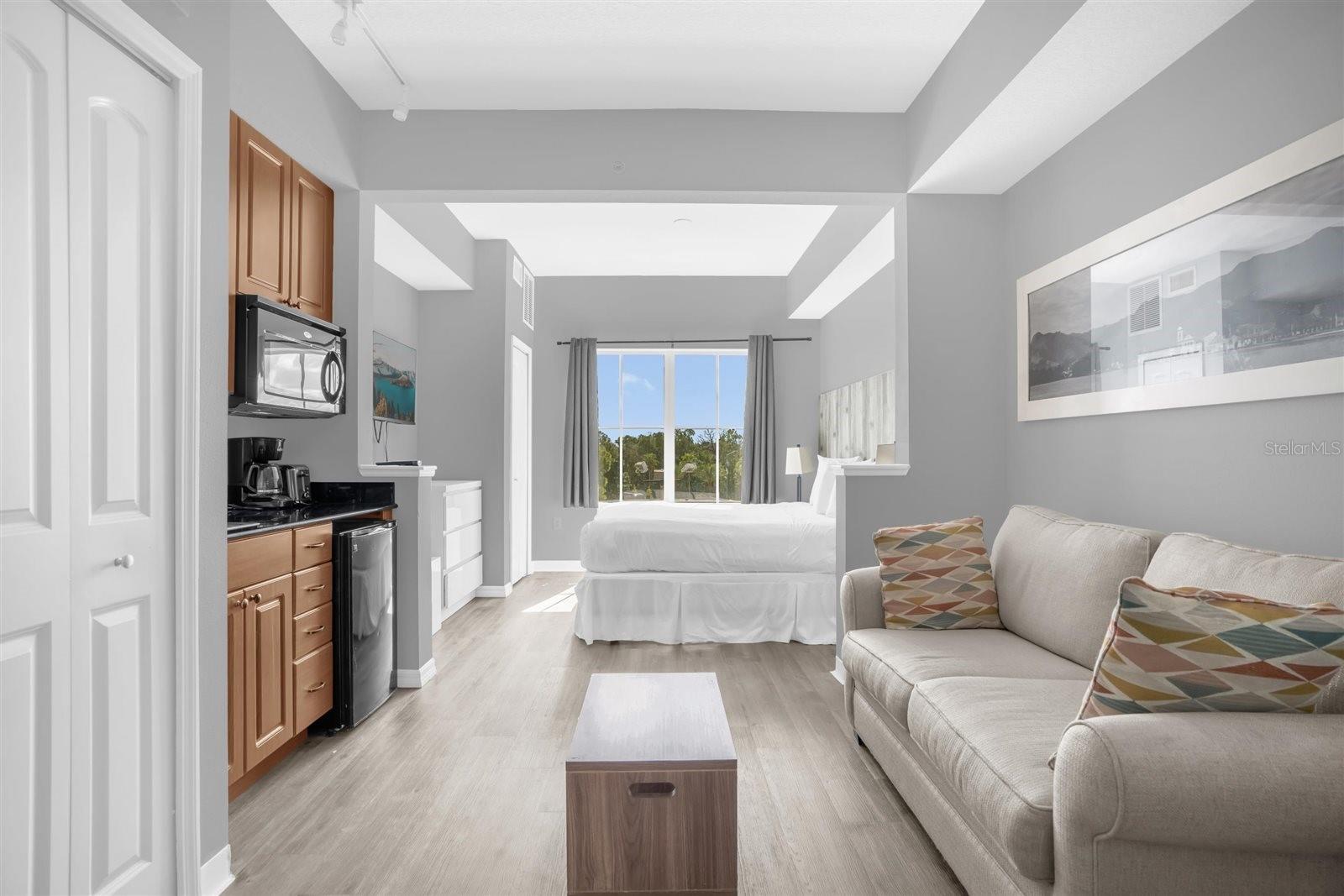 Image 24 of 29 For 7395 Universal Boulevard 402