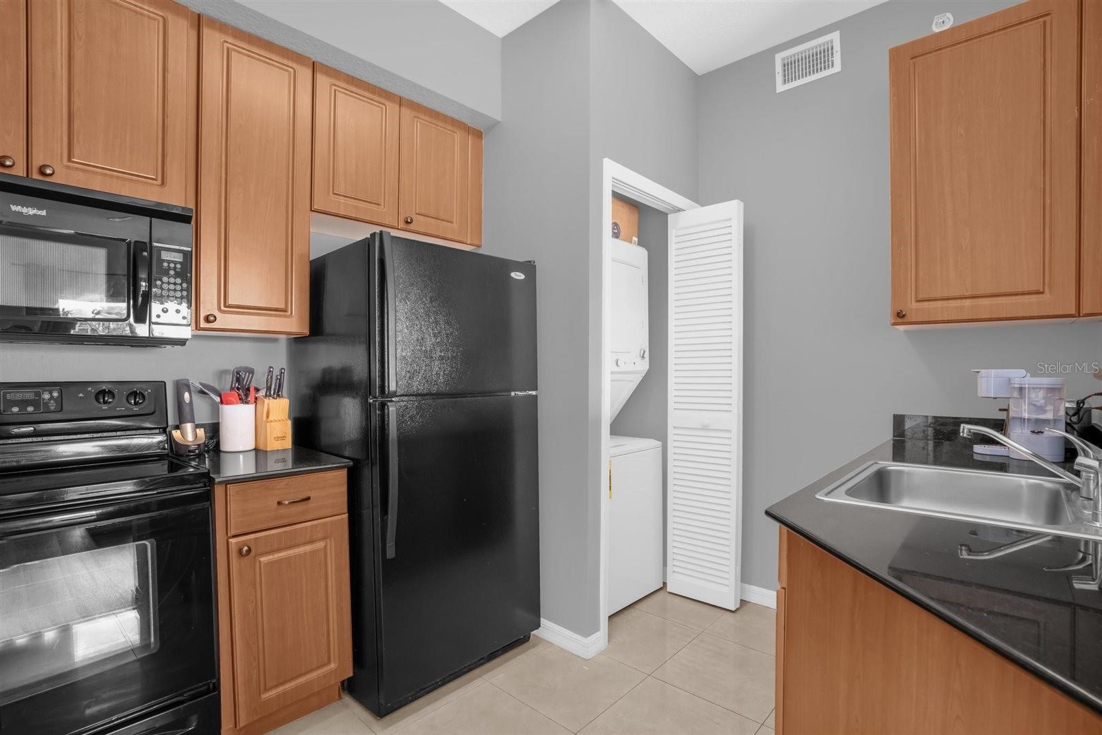 Image 9 of 29 For 7395 Universal Boulevard 402