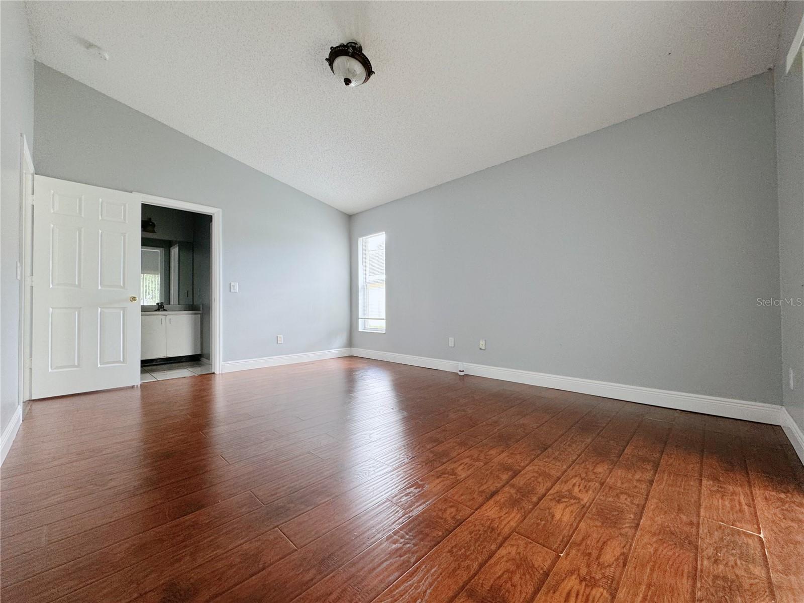 Image 27 of 34 For 1730 Bridgeview Circle