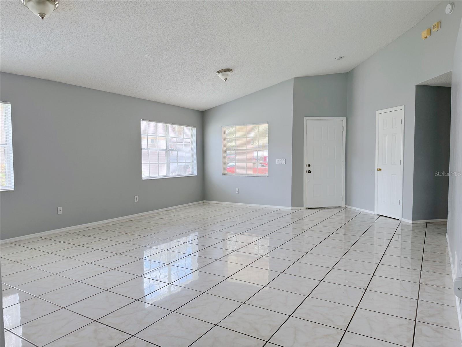Image 6 of 34 For 1730 Bridgeview Circle