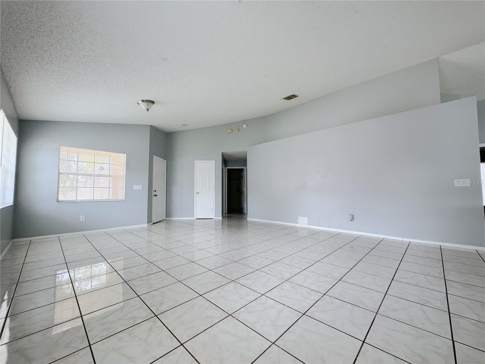 Image 7 of 34 For 1730 Bridgeview Circle
