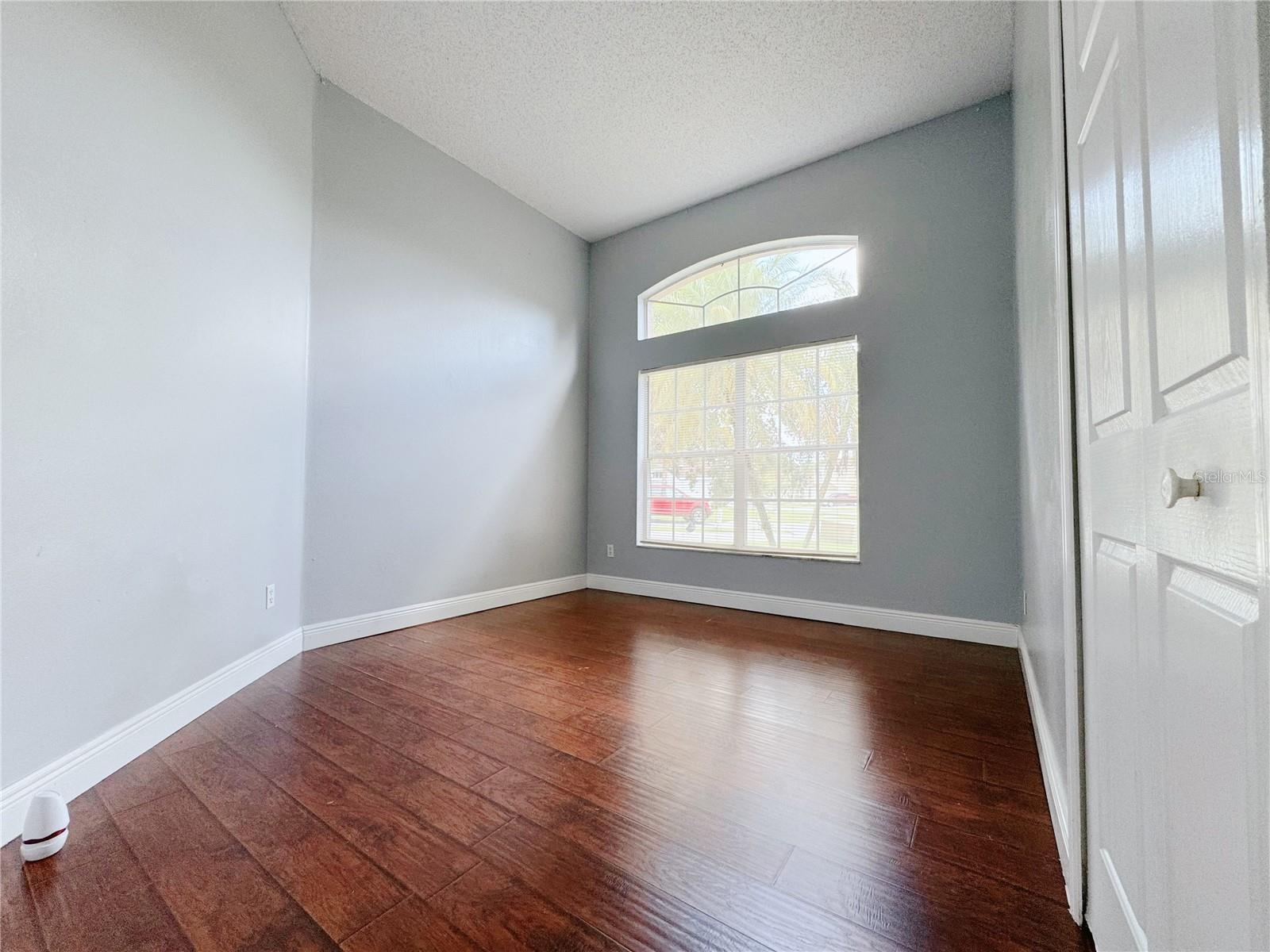 Image 8 of 34 For 1730 Bridgeview Circle