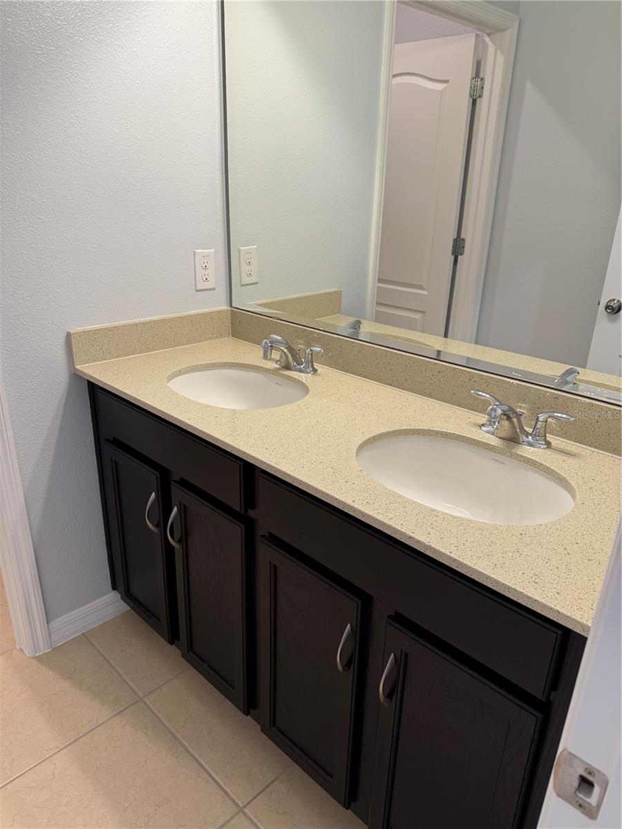 Image 17 of 23 For 9511 Oglethorpe Drive