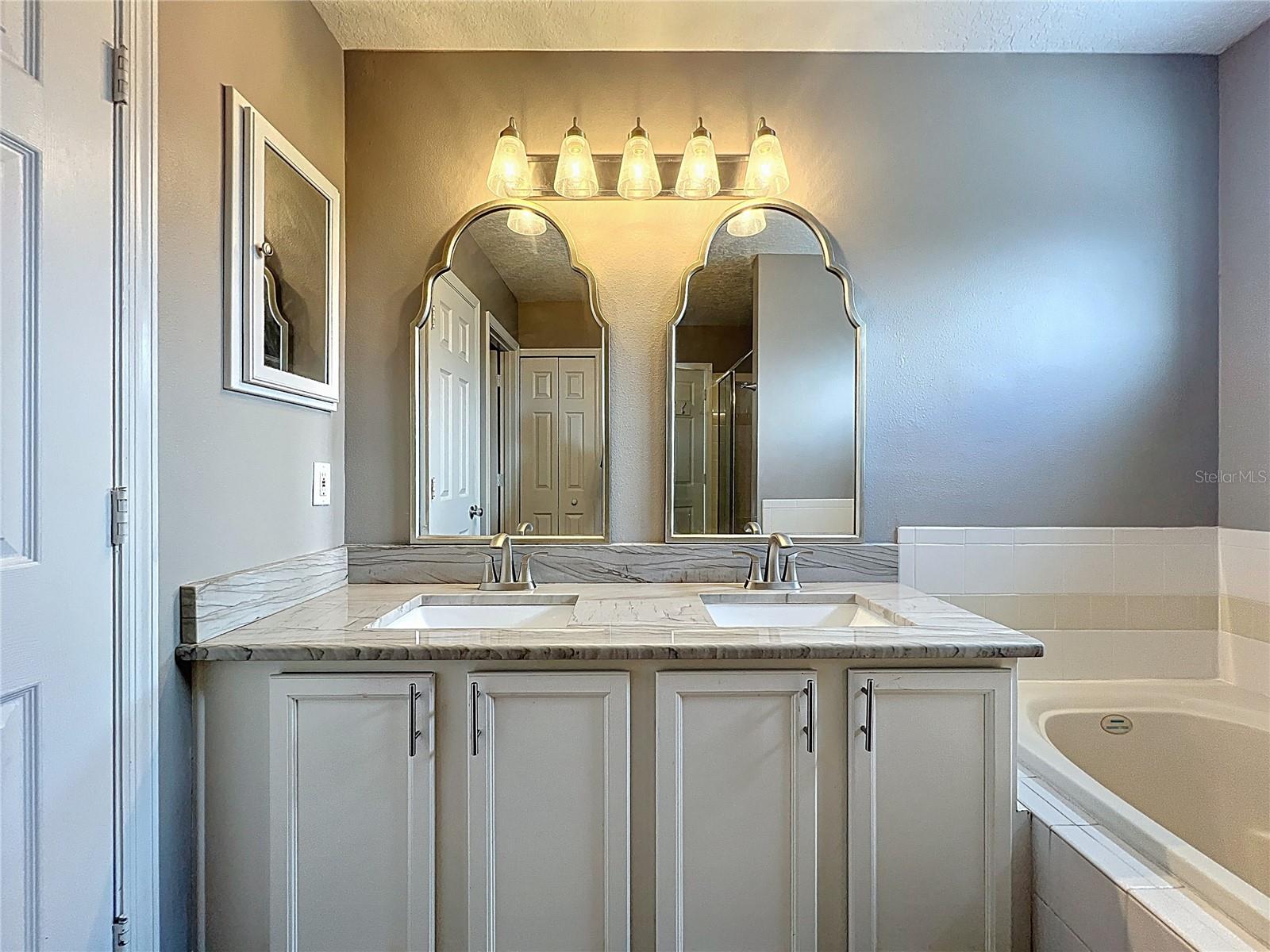 Image 14 of 31 For 13228 Briar Forest Court