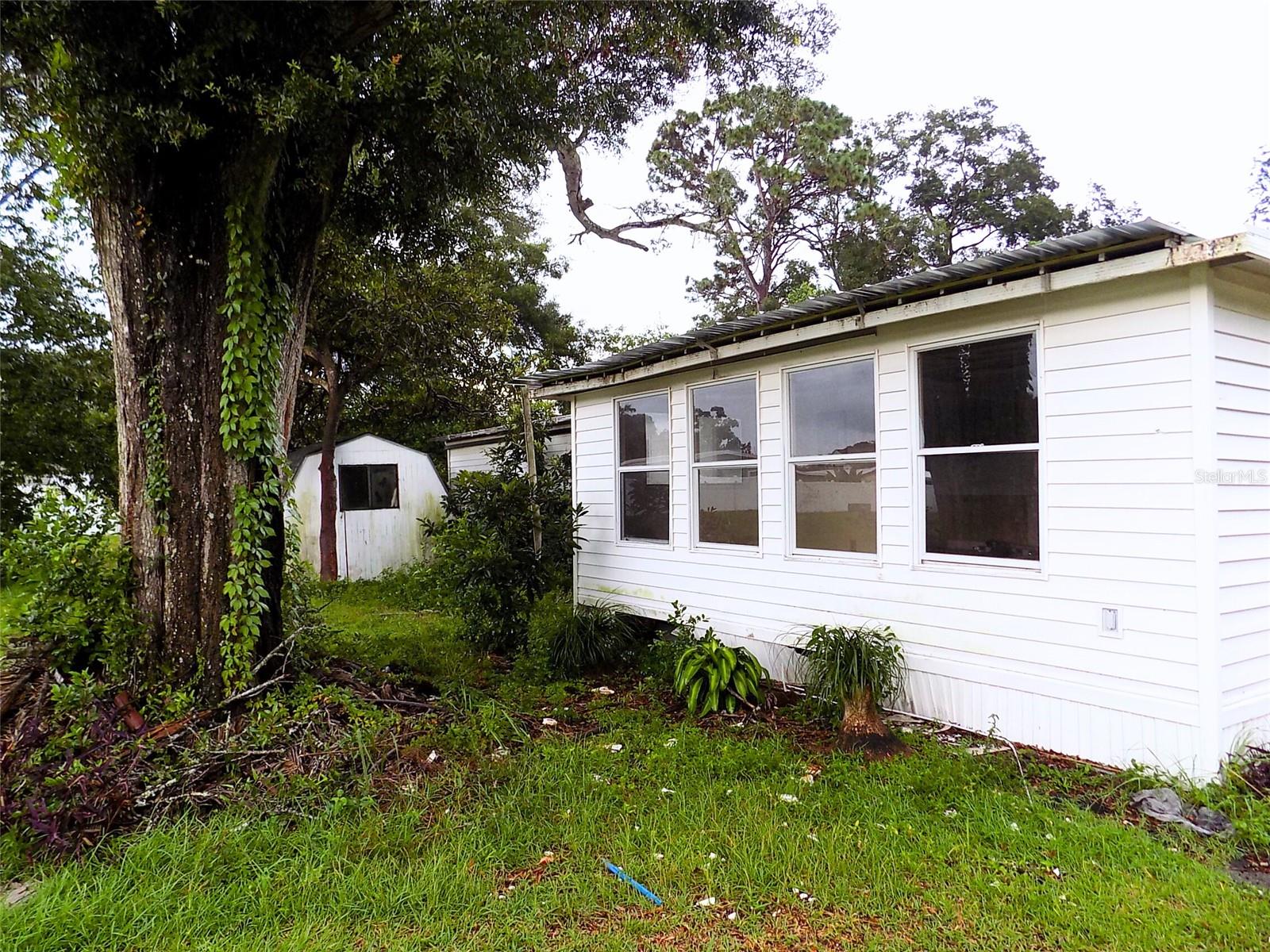 Image 3 of 6 For 6201 57th Court 1