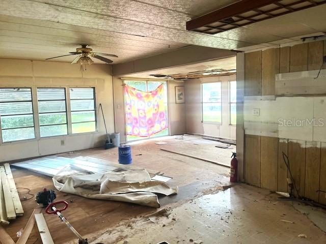 Image 7 of 9 For 6201 57th Court 1