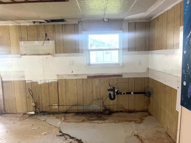 Image 8 of 9 For 6201 57th Court 1