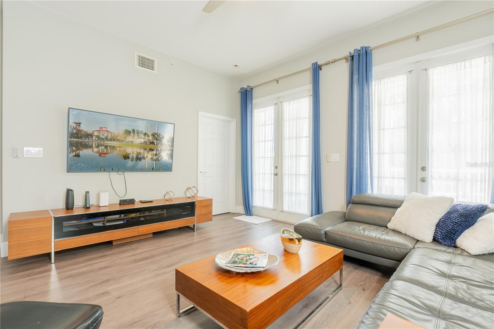 Image 12 of 40 For 930 Spring Park Street 103