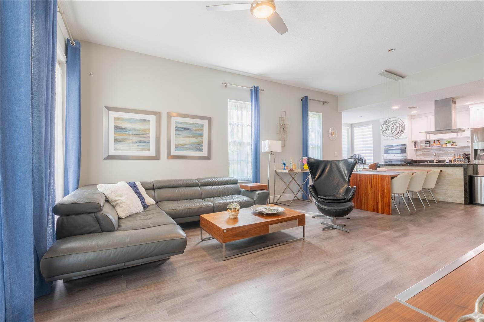 Image 14 of 40 For 930 Spring Park Street 103