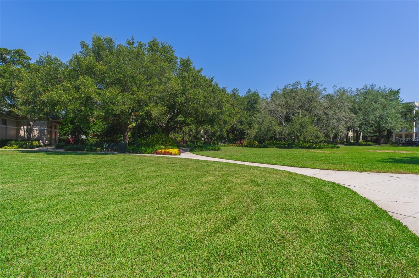 Image 34 of 40 For 930 Spring Park Street 103