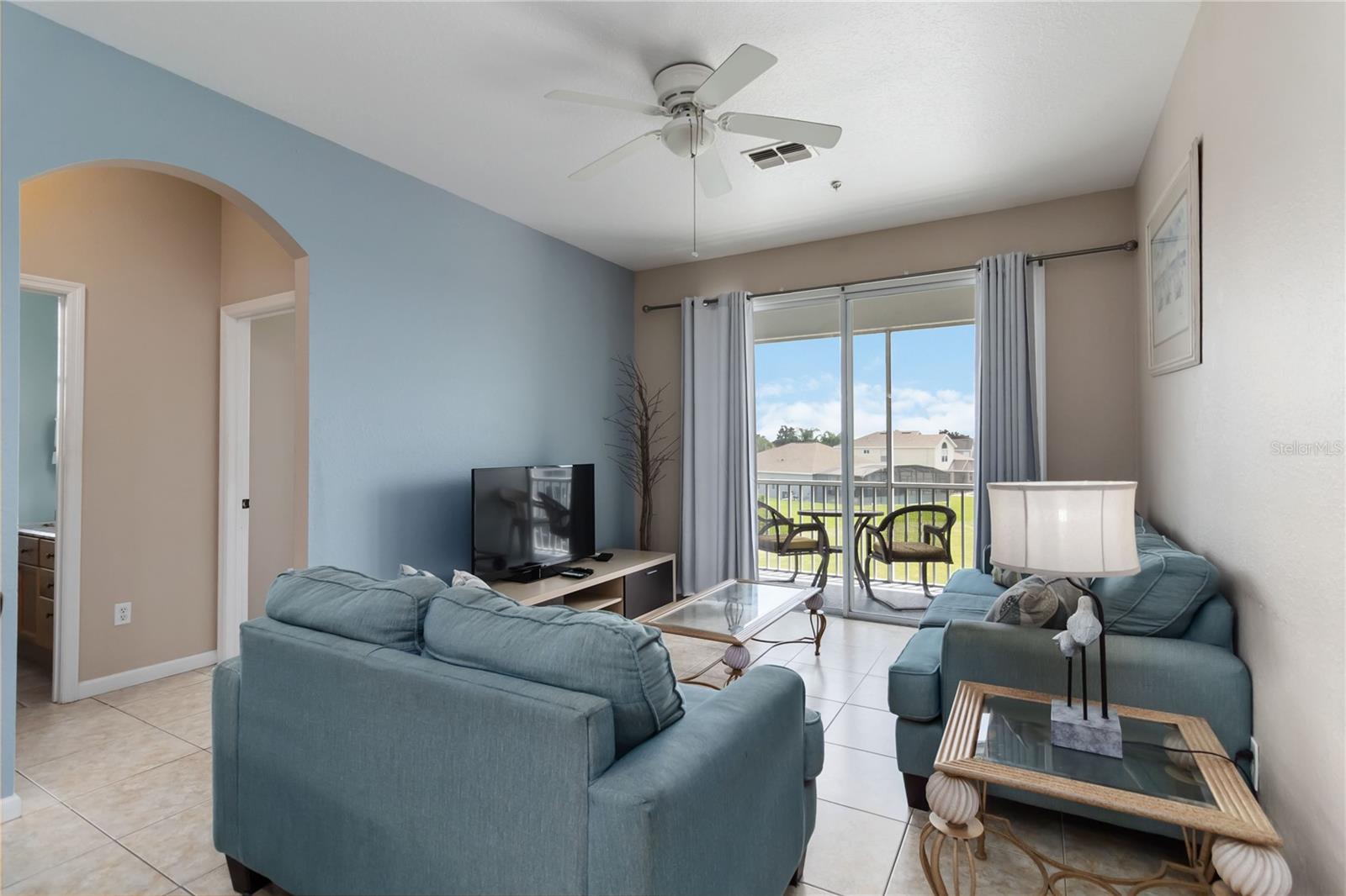 Image 10 of 46 For 8105 Coconut Palm Way 303