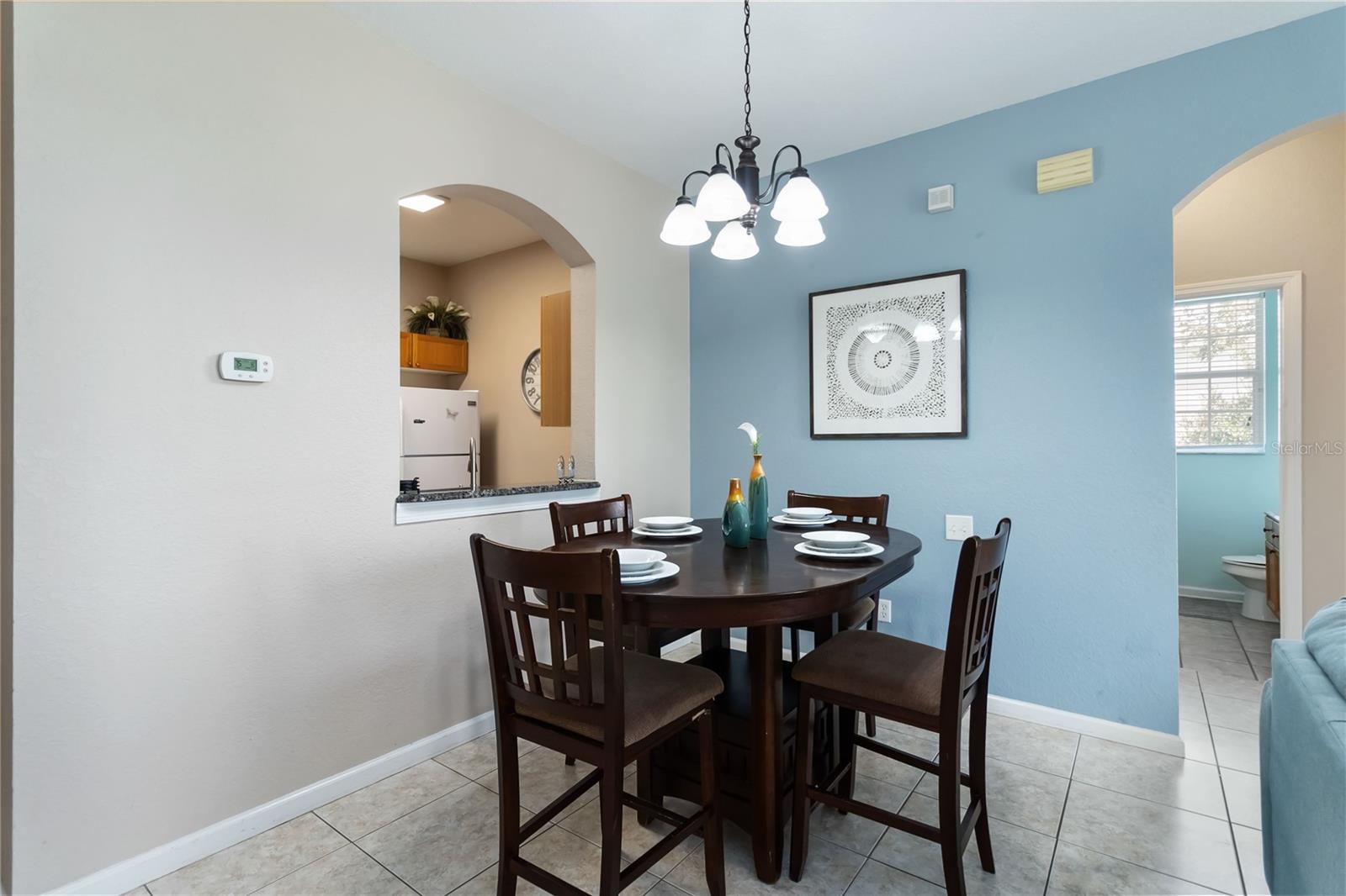 Image 11 of 46 For 8105 Coconut Palm Way 303