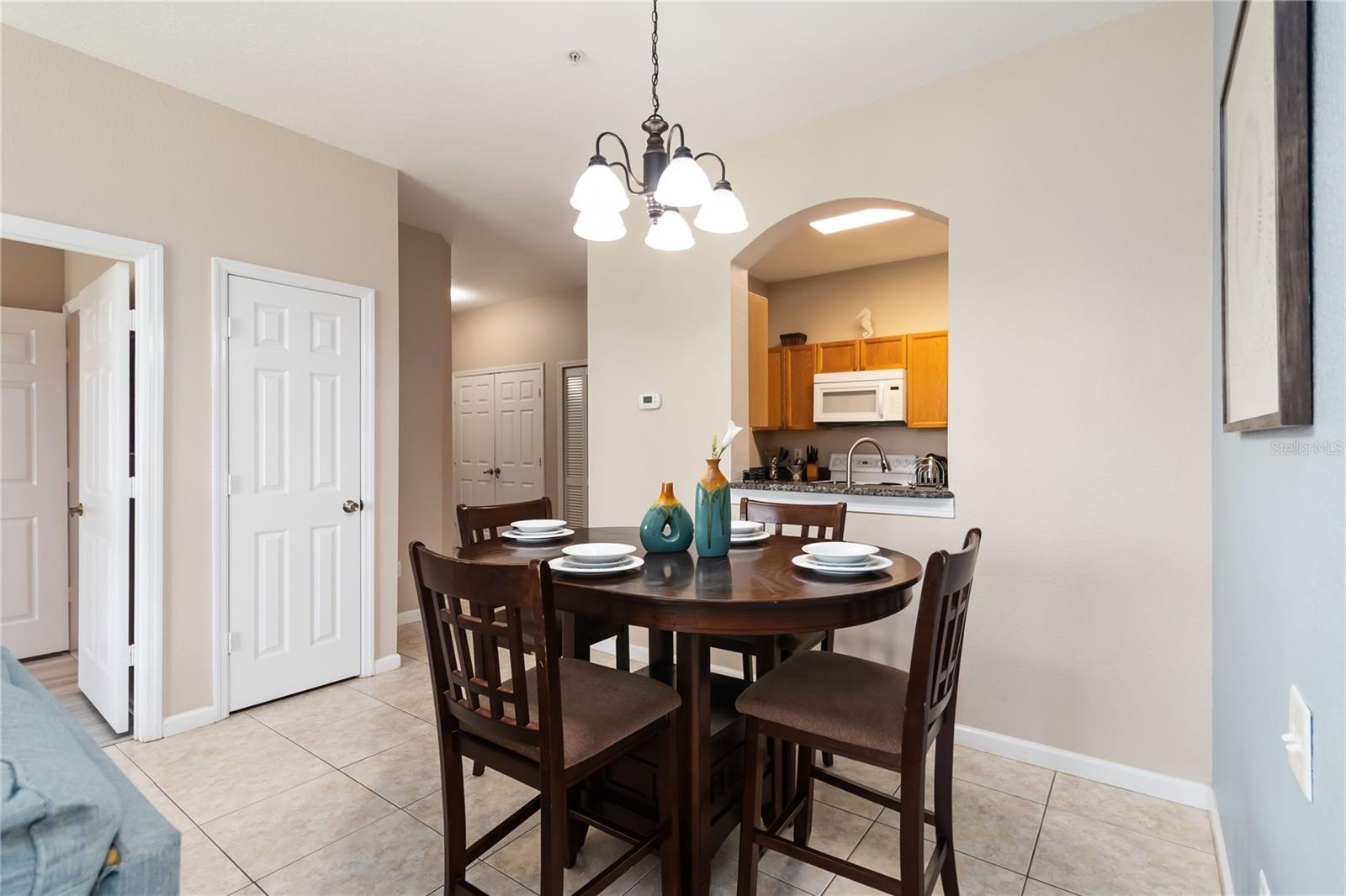 Image 12 of 46 For 8105 Coconut Palm Way 303